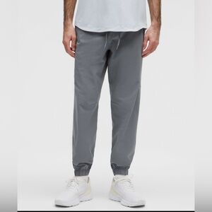 Lululemon Men’s “Zeroed In” Cargo Classic Fit Jogger (L) *SOLD OUT AT LULU*